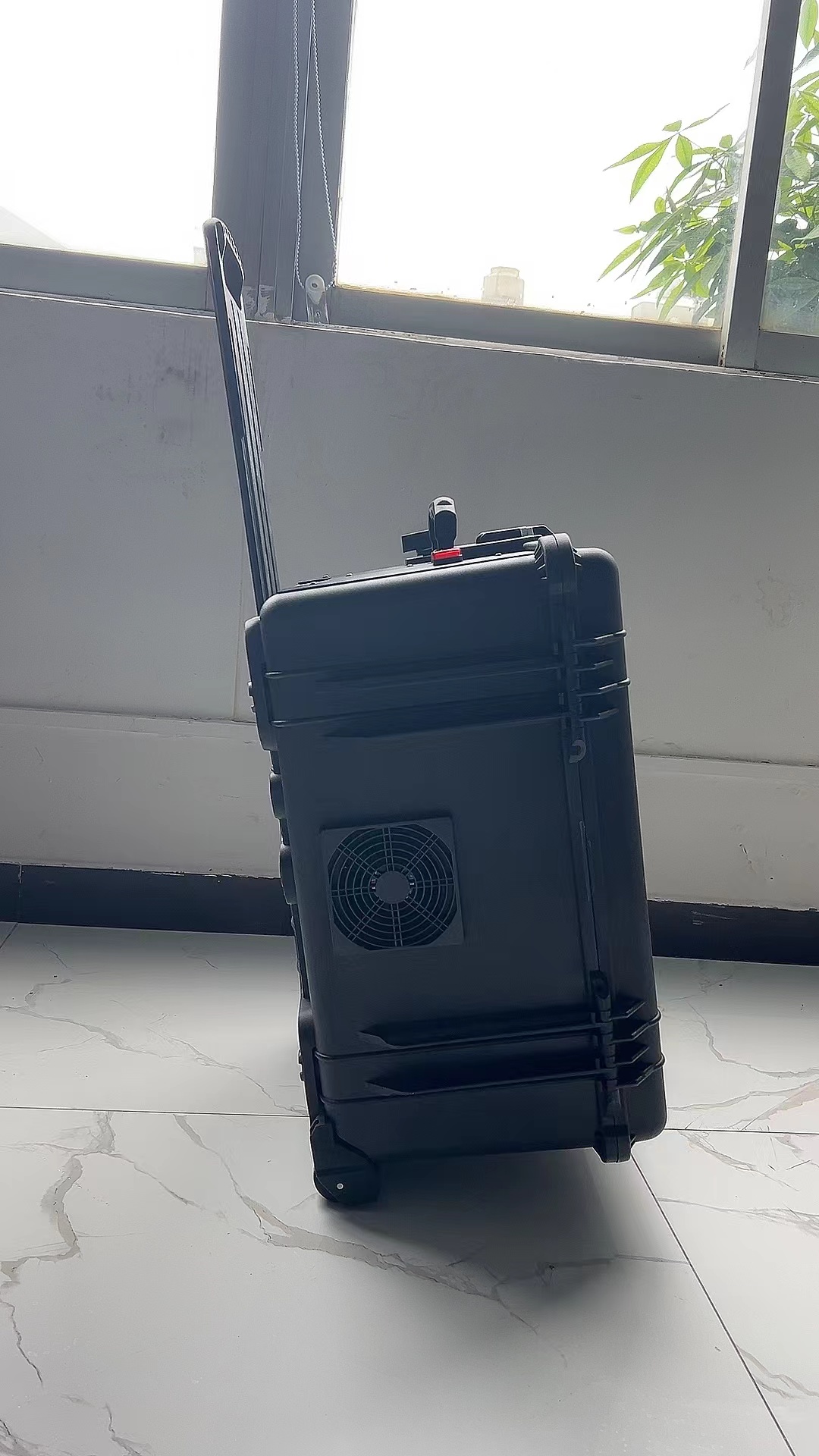 新河手拉箱型移动通信干扰器